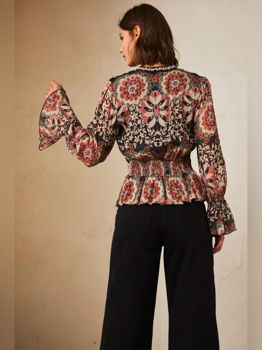 NKN Nekane Barcelona Andini Printed V-Neck Peplum Blouse Black & Blush Floral Sm - Picture 6 of 14